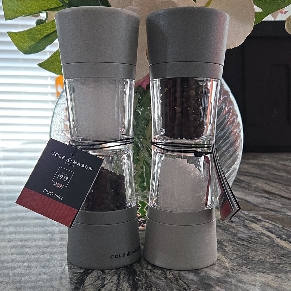Gray Salt and Pepper Grinder Set